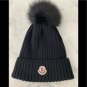 Moncler hat
